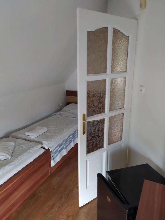 Tassi Halaszcsarda-Karasz Haz Luaran gambar